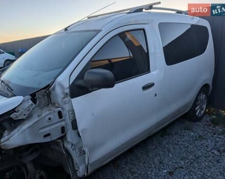 Белый Дачия Доккер, объемом двигателя 1.6 л и пробегом 220 тыс. км за 3200 $, фото 3 на Automoto.ua