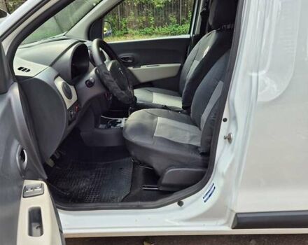 Белый Дачия Доккер, объемом двигателя 1.6 л и пробегом 227 тыс. км за 6200 $, фото 4 на Automoto.ua