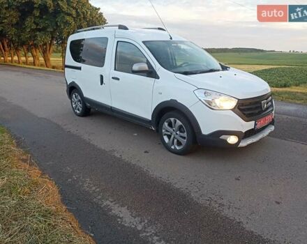 Белый Дачия Доккер, объемом двигателя 1.5 л и пробегом 240 тыс. км за 9300 $, фото 1 на Automoto.ua