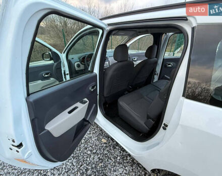 Белый Дачия Лоджи, объемом двигателя 1.6 л и пробегом 220 тыс. км за 5750 $, фото 54 на Automoto.ua