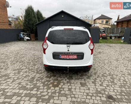 Белый Дачия Лоджи, объемом двигателя 1.6 л и пробегом 135 тыс. км за 7999 $, фото 5 на Automoto.ua