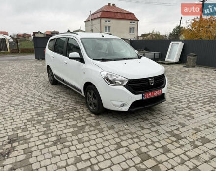 Белый Дачия Лоджи, объемом двигателя 1.6 л и пробегом 135 тыс. км за 7999 $, фото 2 на Automoto.ua