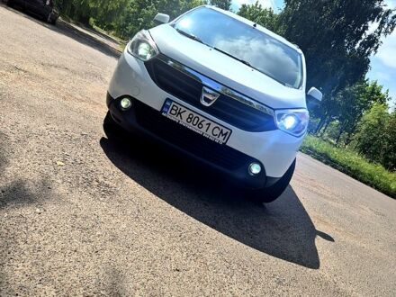 Белый Дачия Лоджи, объемом двигателя 1.2 л и пробегом 167 тыс. км за 7700 $, фото 1 на Automoto.ua