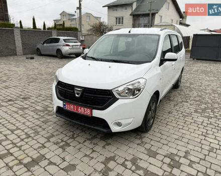Белый Дачия Лоджи, объемом двигателя 1.6 л и пробегом 135 тыс. км за 7999 $, фото 1 на Automoto.ua
