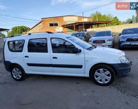 Белый Дачия Логан МСВ, объемом двигателя 1.6 л и пробегом 200 тыс. км за 5500 $, фото 1 на Automoto.ua
