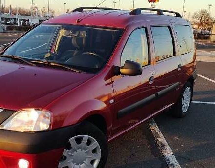 Красный Дачия Логан МСВ, объемом двигателя 1.6 л и пробегом 172 тыс. км за 4100 $, фото 11 на Automoto.ua