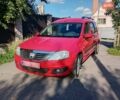 Красный Дачия Логан МСВ, объемом двигателя 1.6 л и пробегом 217 тыс. км за 5500 $, фото 2 на Automoto.ua