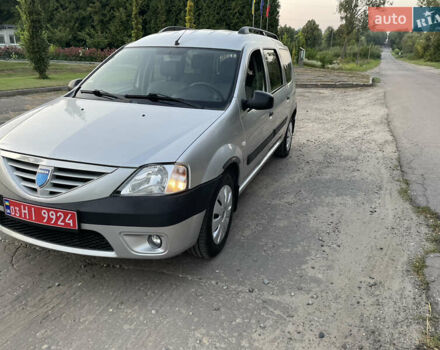 Серый Дачия Логан МСВ, объемом двигателя 1.6 л и пробегом 242 тыс. км за 4950 $, фото 1 на Automoto.ua