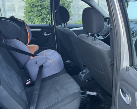 Сірий Дачія Логан МСВ, об'ємом двигуна 1.6 л та пробігом 170 тис. км за 5999 $, фото 12 на Automoto.ua