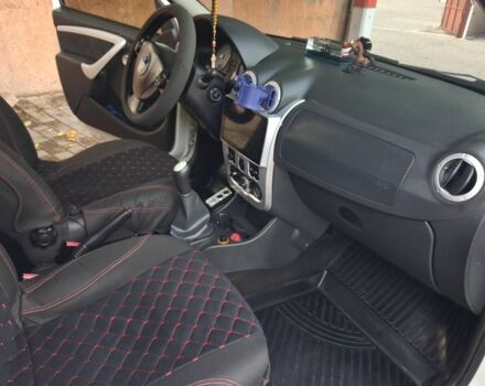 Белый Дачия Логан, объемом двигателя 1.6 л и пробегом 252 тыс. км за 6000 $, фото 7 на Automoto.ua