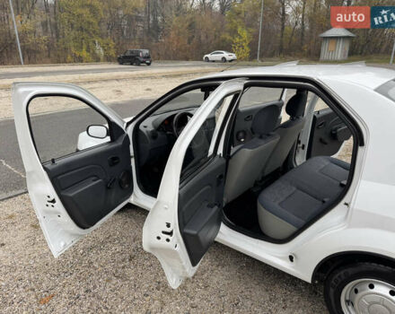 Белый Дачия Логан, объемом двигателя 1.4 л и пробегом 97 тыс. км за 3999 $, фото 10 на Automoto.ua
