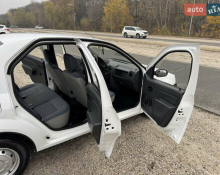Белый Дачия Логан, объемом двигателя 1.4 л и пробегом 97 тыс. км за 3999 $, фото 11 на Automoto.ua