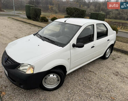 Белый Дачия Логан, объемом двигателя 1.4 л и пробегом 97 тыс. км за 3999 $, фото 2 на Automoto.ua