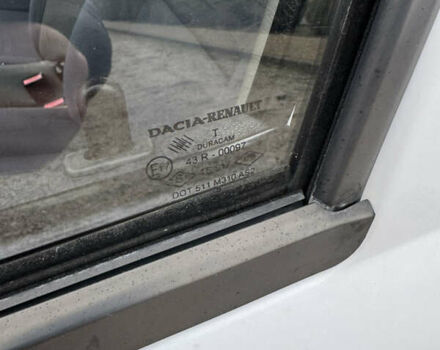 Белый Дачия Логан, объемом двигателя 1.4 л и пробегом 97 тыс. км за 3999 $, фото 30 на Automoto.ua