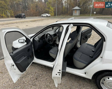 Белый Дачия Логан, объемом двигателя 1.4 л и пробегом 97 тыс. км за 3999 $, фото 9 на Automoto.ua