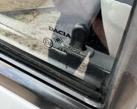 Белый Дачия Логан, объемом двигателя 1.4 л и пробегом 97 тыс. км за 3999 $, фото 33 на Automoto.ua