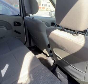 Белый Дачия Логан, объемом двигателя 1.6 л и пробегом 252 тыс. км за 5400 $, фото 2 на Automoto.ua