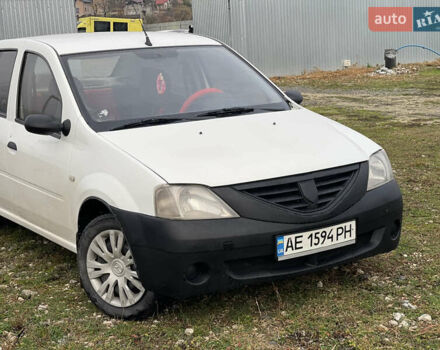 Белый Дачия Логан, объемом двигателя 1.4 л и пробегом 240 тыс. км за 1750 $, фото 1 на Automoto.ua