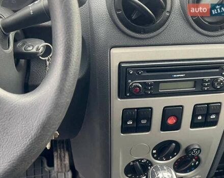 Белый Дачия Логан, объемом двигателя 1.6 л и пробегом 302 тыс. км за 3550 $, фото 12 на Automoto.ua