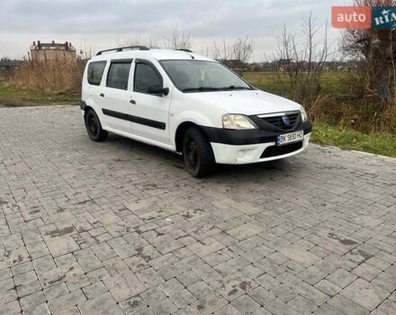 Белый Дачия Логан, объемом двигателя 1.6 л и пробегом 302 тыс. км за 3550 $, фото 1 на Automoto.ua