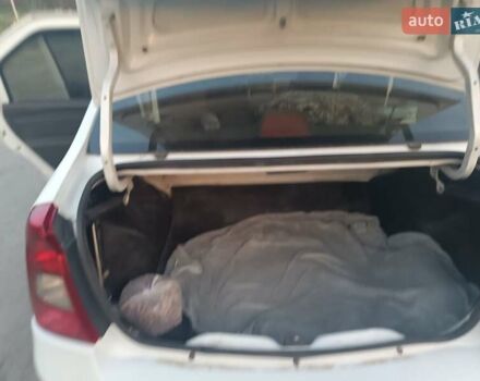 Белый Дачия Логан, объемом двигателя 1.46 л и пробегом 310 тыс. км за 3600 $, фото 12 на Automoto.ua
