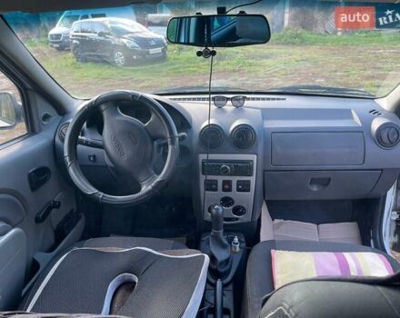 Белый Дачия Логан, объемом двигателя 1.39 л и пробегом 520 тыс. км за 4000 $, фото 6 на Automoto.ua