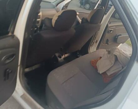 Белый Дачия Логан, объемом двигателя 1.46 л и пробегом 310 тыс. км за 3600 $, фото 3 на Automoto.ua