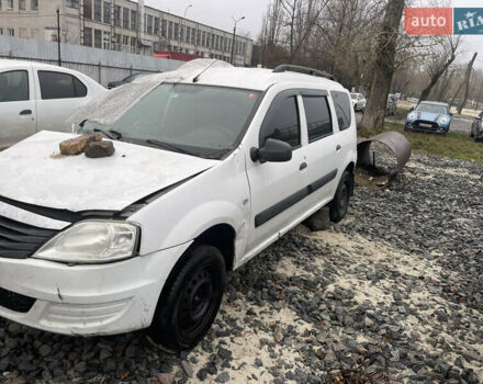 Белый Дачия Логан, объемом двигателя 1.6 л и пробегом 254 тыс. км за 1900 $, фото 2 на Automoto.ua