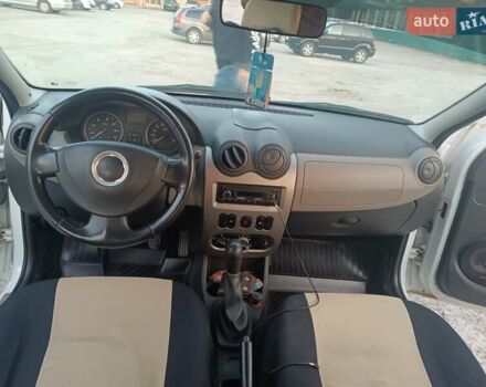 Белый Дачия Логан, объемом двигателя 1.46 л и пробегом 310 тыс. км за 3600 $, фото 11 на Automoto.ua