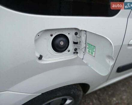 Білий Дачія Logan, об'ємом двигуна 1.6 л та пробігом 115 тис. км за 6400 $, фото 17 на Automoto.ua