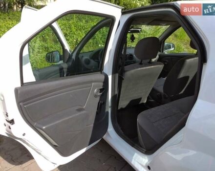 Білий Дачія Logan, об'ємом двигуна 1.2 л та пробігом 178 тис. км за 3400 $, фото 14 на Automoto.ua