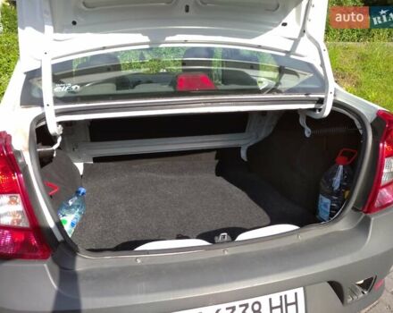 Білий Дачія Logan, об'ємом двигуна 1.2 л та пробігом 178 тис. км за 3400 $, фото 20 на Automoto.ua