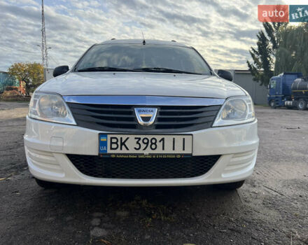 Дачія Logan 2012 у Рівному на Automoto.ua Білий Дачія Logan, об'ємом двигуна 1.6 л та пробігом 181 тис. км за 5200 $, фото 2 на Automoto.ua