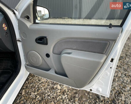 Белый Дачия Логан, объемом двигателя 1.5 л и пробегом 217 тыс. км за 6200 $, фото 25 на Automoto.ua