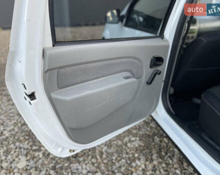 Белый Дачия Логан, объемом двигателя 1.5 л и пробегом 217 тыс. км за 6200 $, фото 35 на Automoto.ua