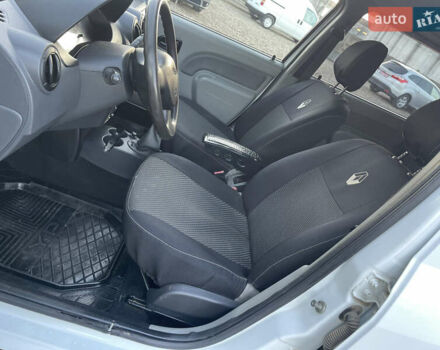 Белый Дачия Логан, объемом двигателя 1.5 л и пробегом 217 тыс. км за 6200 $, фото 24 на Automoto.ua