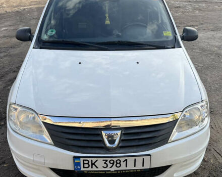 Дачія Logan 2012 у Рівному на Automoto.ua Білий Дачія Logan, об'ємом двигуна 1.6 л та пробігом 181 тис. км за 5200 $, фото 3 на Automoto.ua