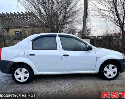 Білий Дачія Logan, об'ємом двигуна 12 л та пробігом 242 тис. км за 4200 $, фото 4 на Automoto.ua
