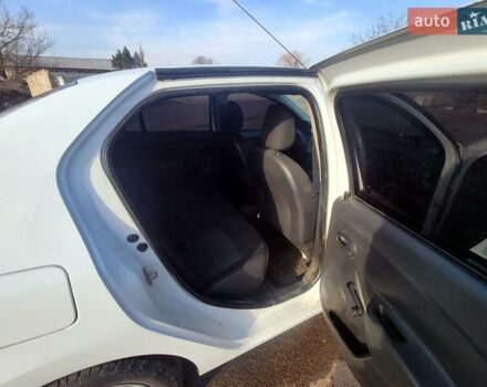 Білий Дачія Logan, об'ємом двигуна 1.2 л та пробігом 186 тис. км за 5100 $, фото 11 на Automoto.ua