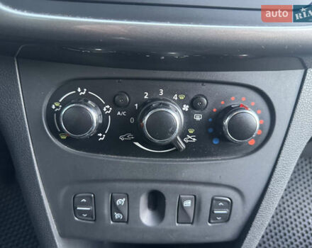 Дачія Logan 2015 у Хмельницькому на Automoto.ua Білий Дачія Logan, об'ємом двигуна 1.5 л та пробігом 290 тис. км за 6800 $, фото 26 на Automoto.ua