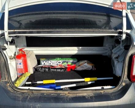 Білий Дачія Logan, об'ємом двигуна 1.2 л та пробігом 186 тис. км за 5100 $, фото 6 на Automoto.ua