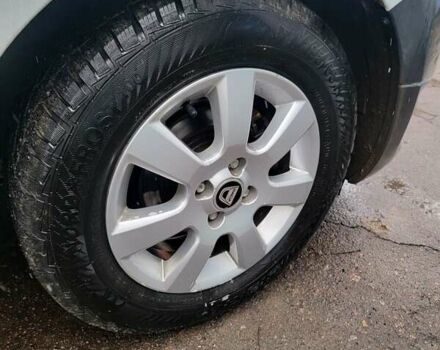 Білий Дачія Logan, об'ємом двигуна 1.2 л та пробігом 186 тис. км за 5100 $, фото 31 на Automoto.ua