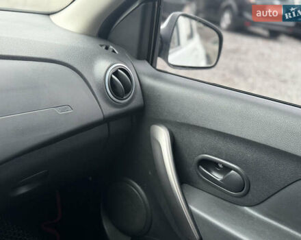 Белый Дачия Логан, объемом двигателя 1.46 л и пробегом 290 тыс. км за 6400 $, фото 27 на Automoto.ua