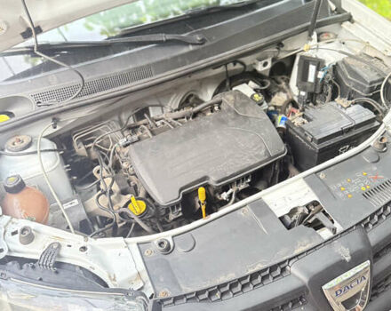 Белый Дачия Логан, объемом двигателя 1.2 л и пробегом 450 тыс. км за 3100 $, фото 3 на Automoto.ua