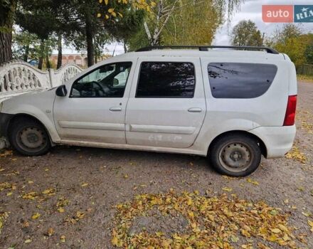 Белый Дачия Логан, объемом двигателя 1.6 л и пробегом 290 тыс. км за 3900 $, фото 2 на Automoto.ua