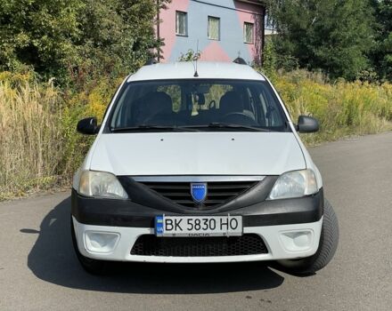 Белый Дачия Логан, объемом двигателя 1.6 л и пробегом 300 тыс. км за 3400 $, фото 1 на Automoto.ua