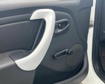 Дачия Логан 2012 в Львове на Automoto.ua Белый Дачия Логан, объемом двигателя 1.6 л и пробегом 214 тыс. км за 6890 $, фото 11 на Automoto.ua