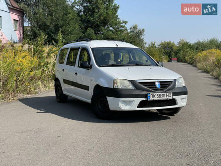 Дачия Логан 2008 в Ровно на Automoto.ua Белый Дачия Логан, объемом двигателя 1.6 л и пробегом 300 тыс. км за 3400 $, фото 1 на Automoto.ua