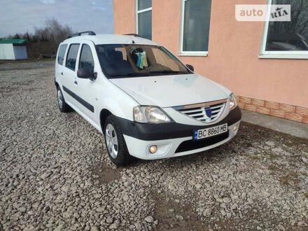 Дачія Logan 2008 у Новояворівськ на Automoto.ua Білий Дачія Logan, об'ємом двигуна 1.6 л та пробігом 250 тис. км за 4199 $, фото 1 на Automoto.ua