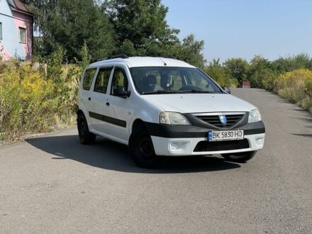 Белый Дачия Логан, объемом двигателя 1.6 л и пробегом 300 тыс. км за 3400 $, фото 1 на Automoto.ua